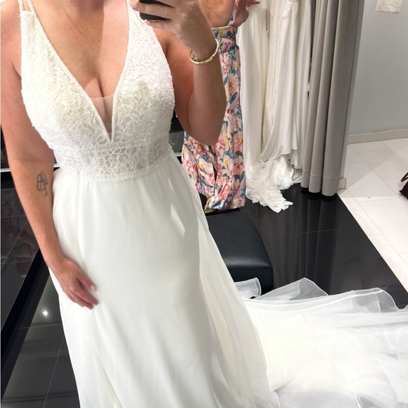 Rosa Clara - Namit wedding dress. Never worn - Picture 2 of 5